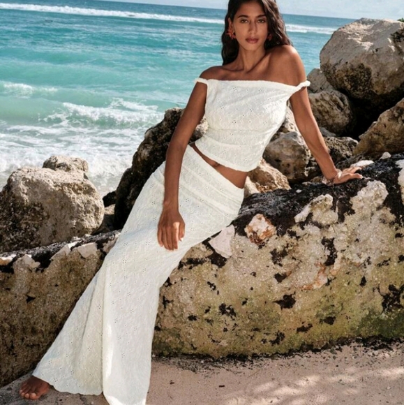 Solid Color Knit Fitted Cropped Women Top - Picture 3 of 5